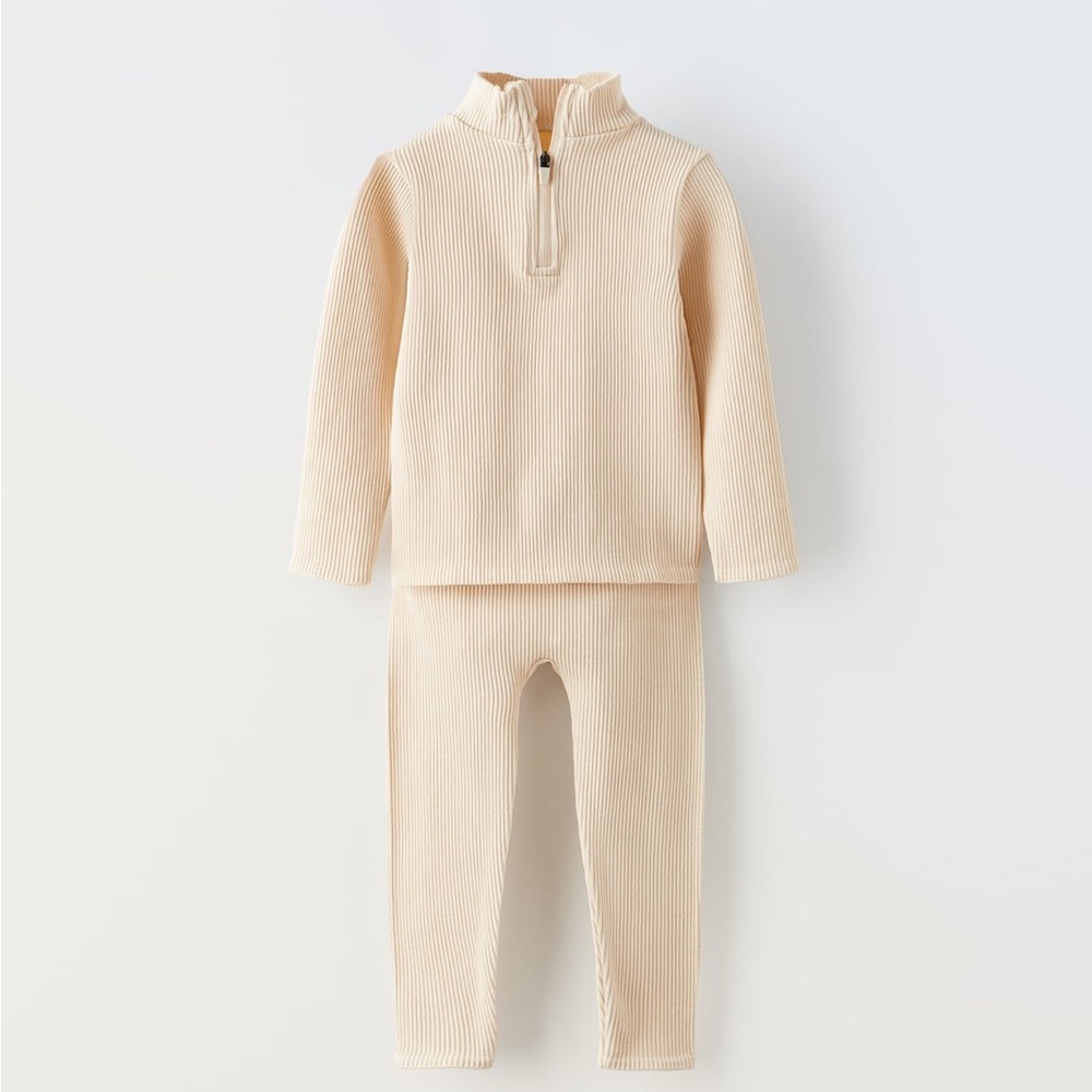 NWOT Zara Seamless Shirt and Leggings Set Ski